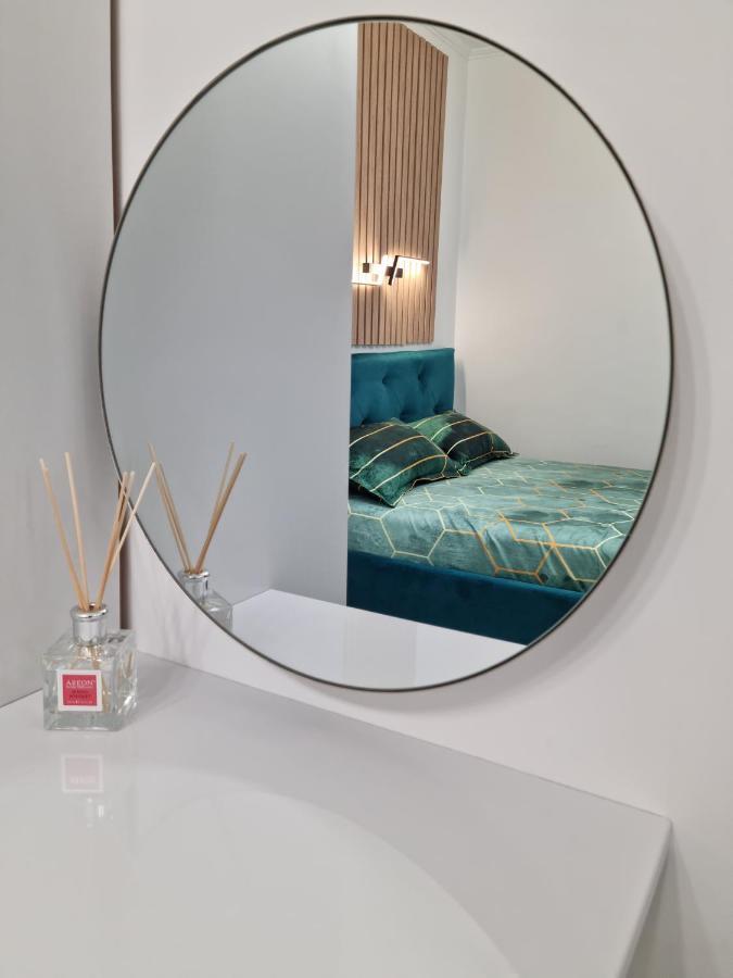 Apartament 15. Little Studio Bucureşti