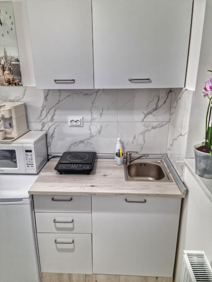 Apartament 15. Little Studio Bucureşti