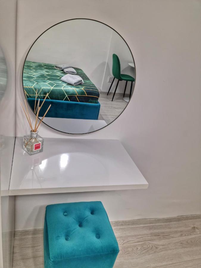 15. Little Studio * Bucureşti